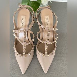 Valentino Rockstud Caged Slingback 100mm 39.5 Patent Leather. Nude color.